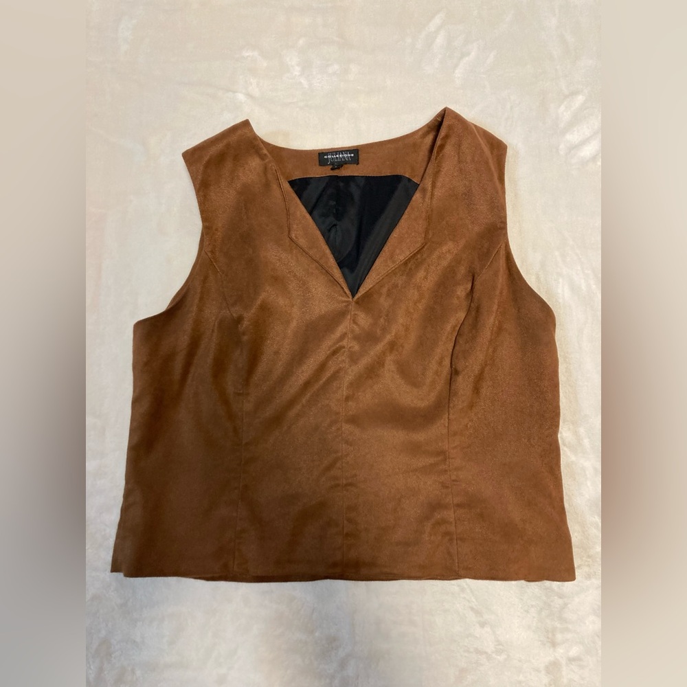 Juliana Collection Brown Vest. Size 10. 100% Polyester. Excellent Condition.